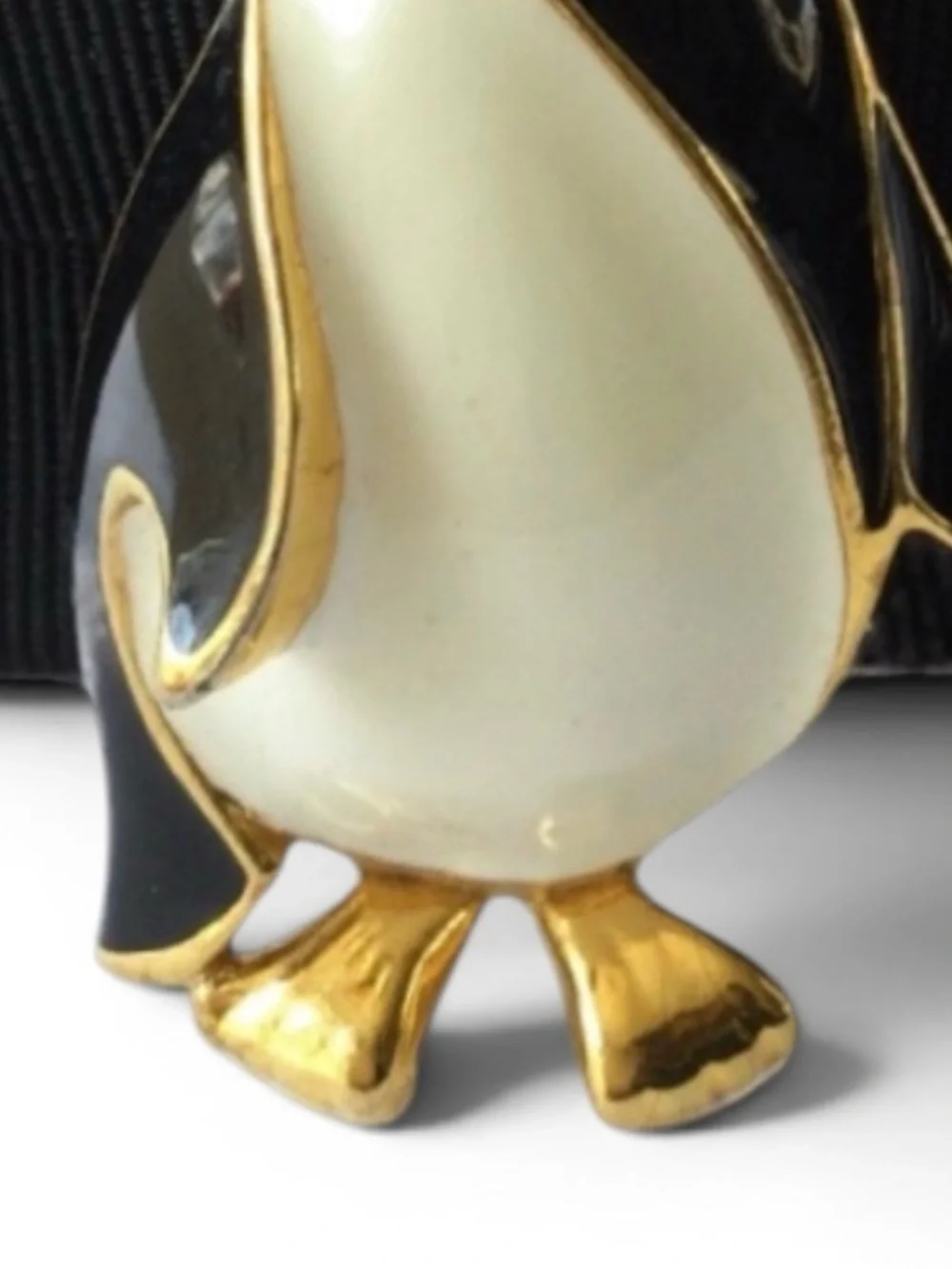 Vintage 1970s Gold-Tone & Enamel Penguin Brooch, Black & Ivory - Picture 5 of 10